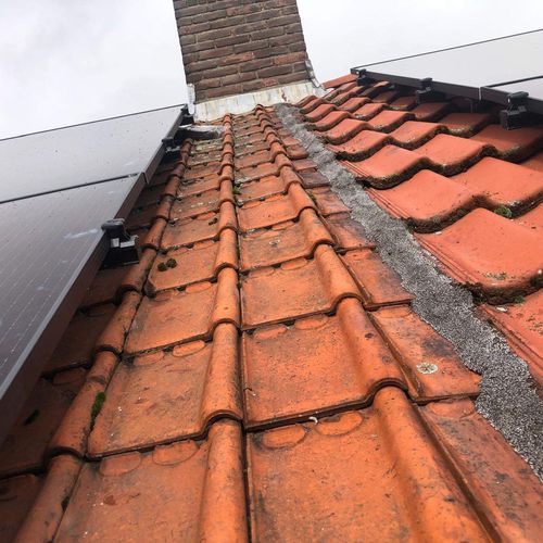 Hellend dak Kortenhoef met oude dakpannen